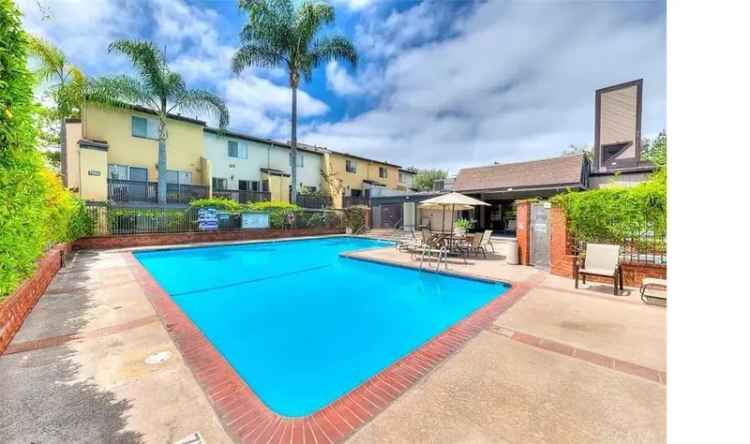 Rent Townhouse in Mission Valley with Pools and Clubhouse