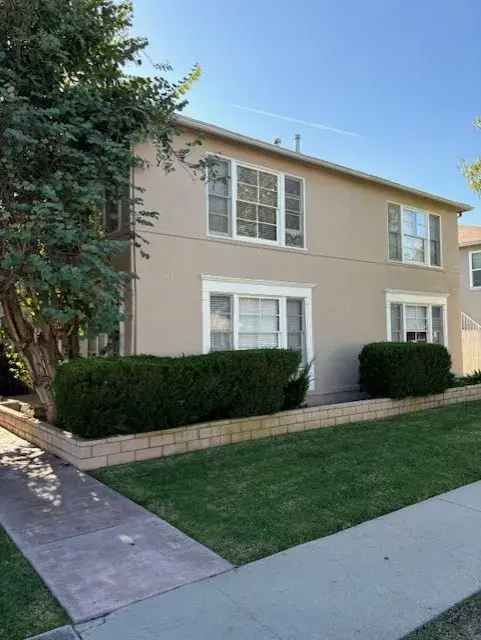 Rent One Bedroom Apartment with Hardwood Floors in Cal Heights Bixby Knolls