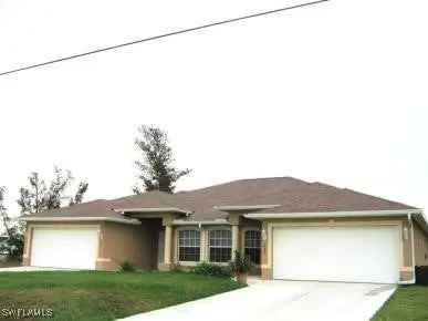 House For Sale in Cape Coral, Florida