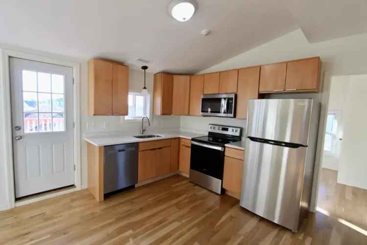 Rent Apartment Unit in Federal Hill with Balcony and Modern Features