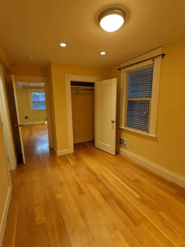 Rent Apartment Unit in Duboce Triangle with Garden Access