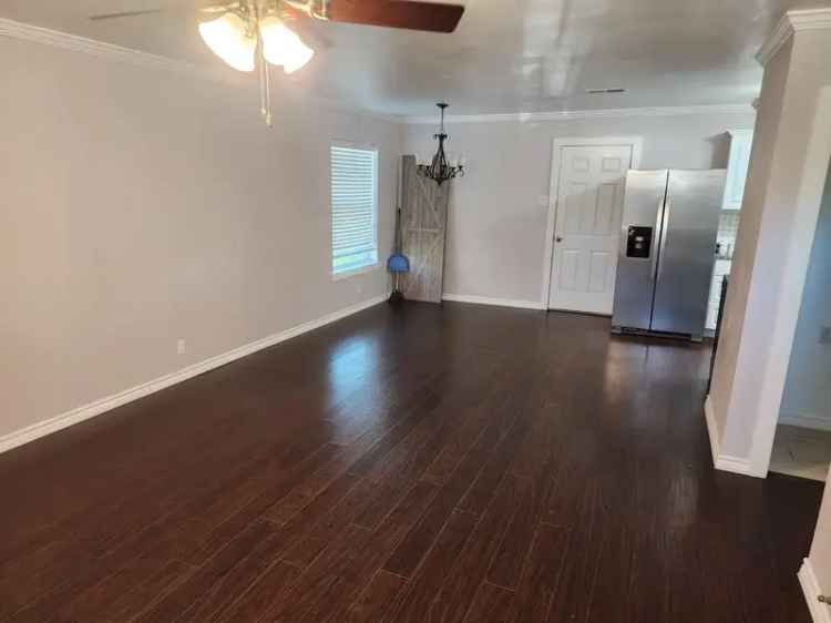 Rent Home with Modern Features Near McKinney and Sherman