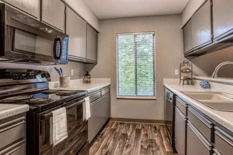 Rent Modern Apartments in Overland Park Kansas with Great Amenities