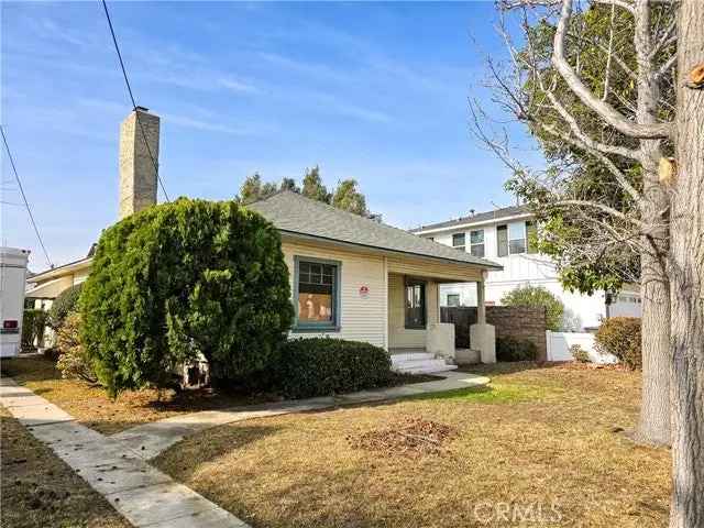 House For Sale in 121, Cecil Place, Costa Mesa, California