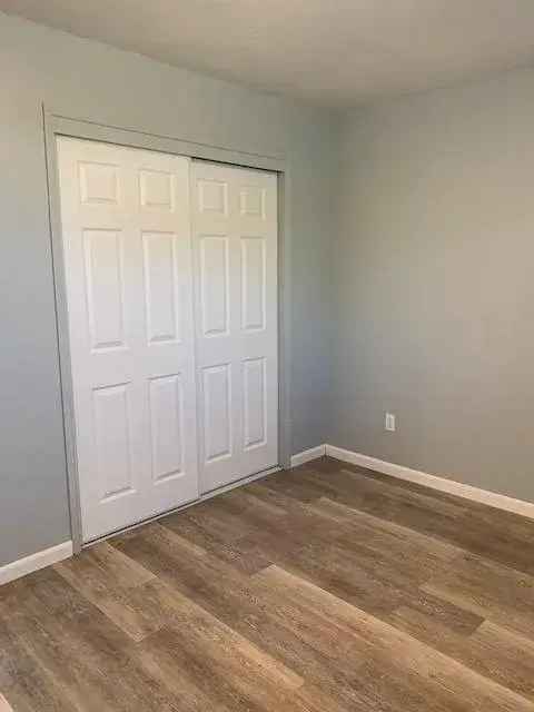 Rent Updated Apartment in Downtown Sacramento with Convenient Amenities