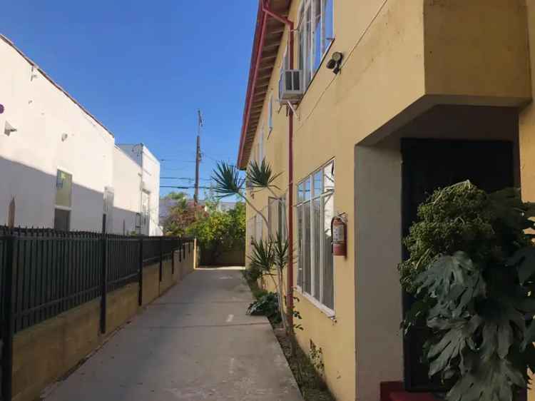 Rent Newly Remodeled Apartment Unit Near Miracle Mile and Beverly Hills