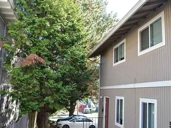 Rent Apartment in SE Portland with 2 Bedrooms and Modern Amenities