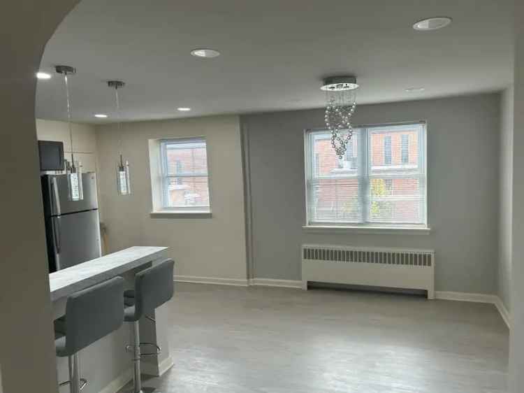 Rent Upgraded Apartment with New Kitchen Appliances and Vinyl Flooring