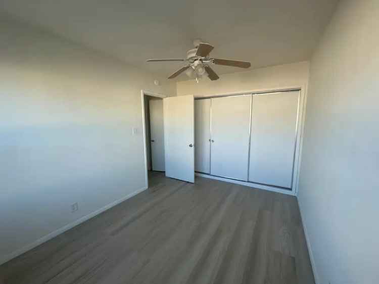 Rent 1 Bedroom Apartment in Belmont Shore with New Floors and Laundry