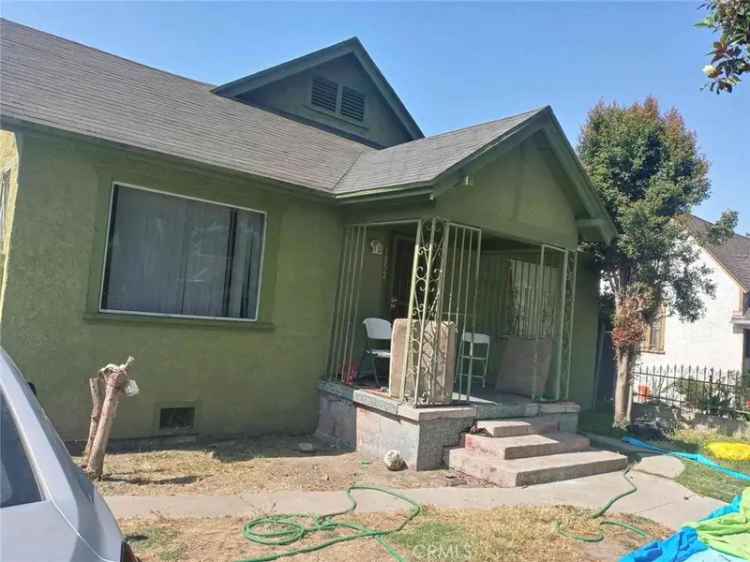 House For Sale in 1052, West 74th Street, Los Angeles, California