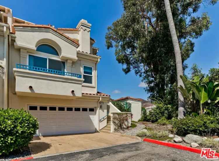 House For Sale in Malibu, California