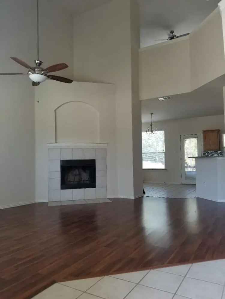 Rent Fully Renovated House in Creekside Community Anna TX