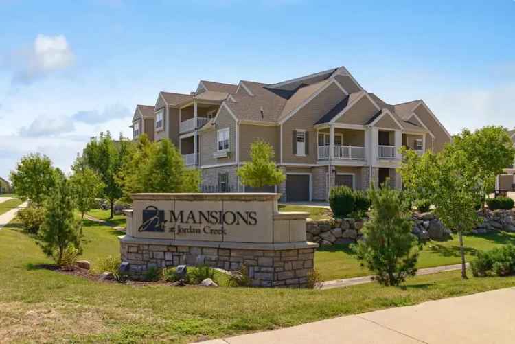 Rent Upscale Apartments in West Des Moines with Luxurious Features