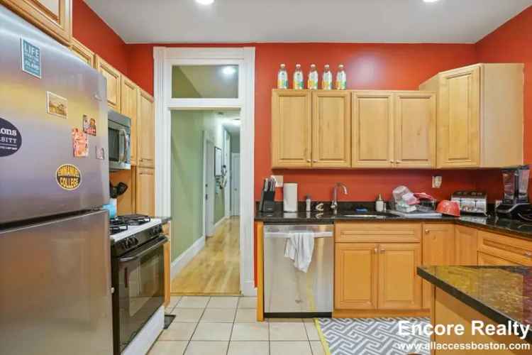 Rent Beautiful 4 Bedroom Apartment in Mission Hill with Modern Amenities