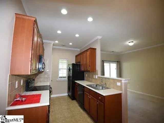 Townhouse for Rent in Greenville with 3 Bedrooms and Community Pool