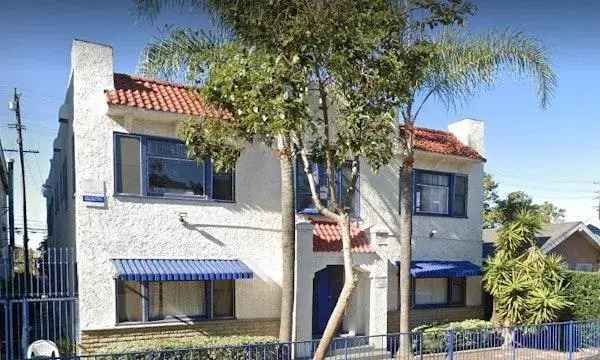 Rent Charming Apartment in Long Beach with Modern Upgrades and Style