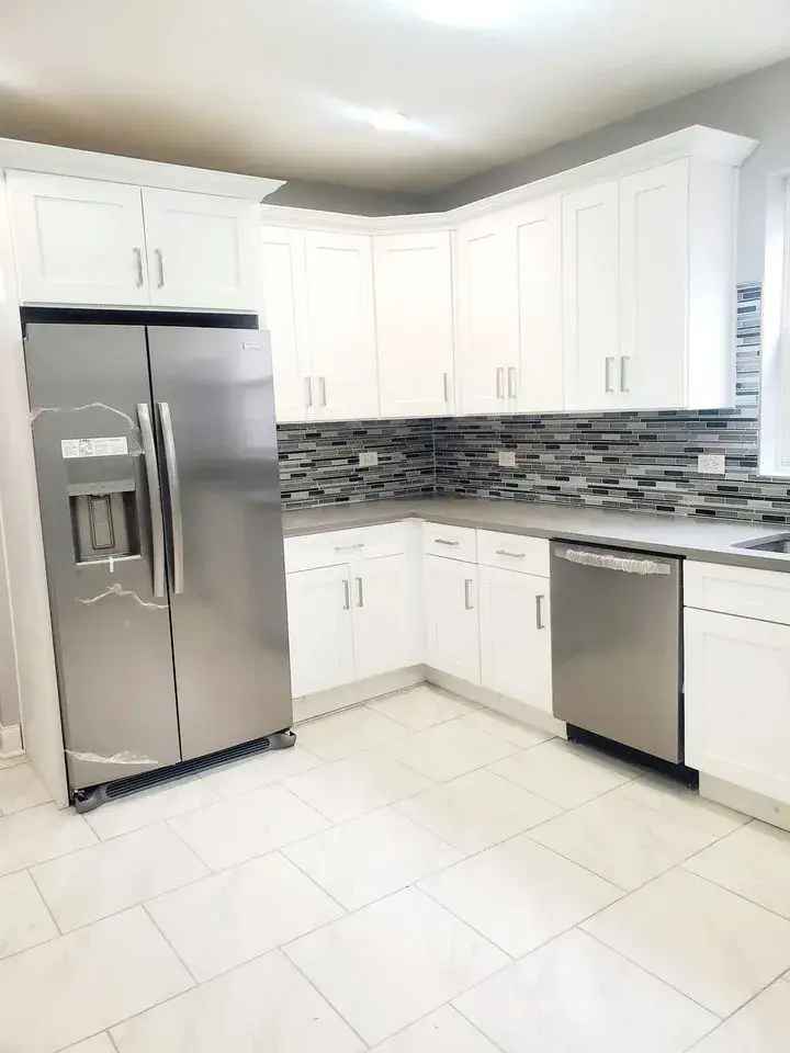 Rent Apartment Unit with 3 Beds 1 Bath in Woodlawn Community