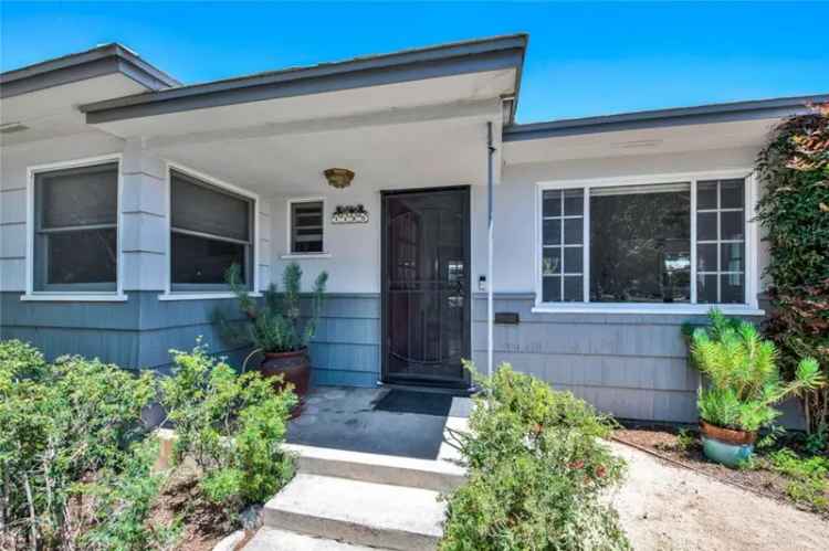 House For Sale in 1135, West 10th Street, Santa Ana, California