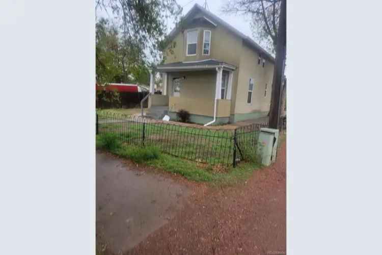 Rent Duplex in Prospect Near Memorial Park Features Two Units