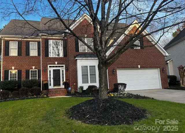 Rent elegant 5 bedroom home in Ballantyne with spacious kitchen and more