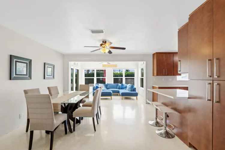 House For Sale in 420, Northeast 24th Court, Boca Raton, Florida