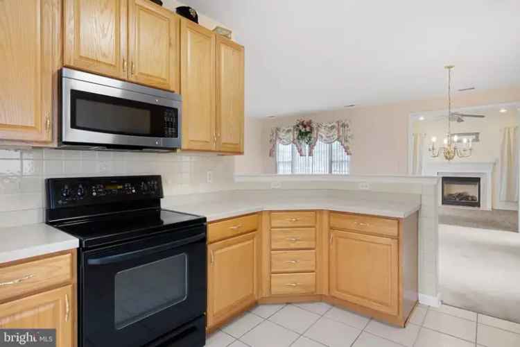 Buy House in Middletown with 3 Bedrooms and Community Amenities