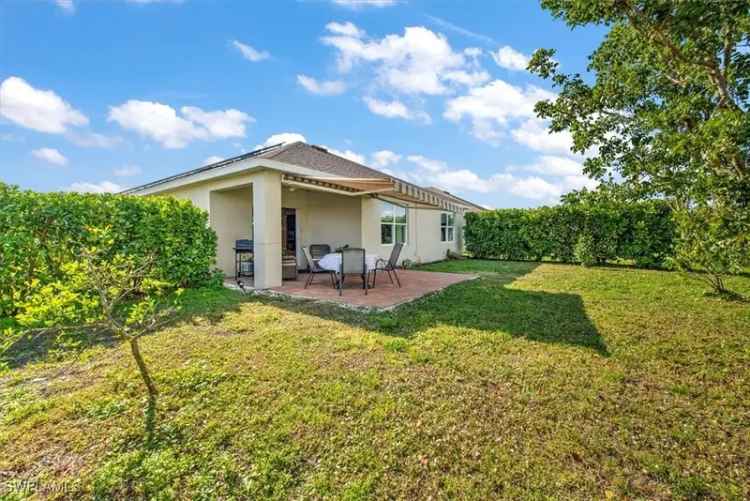 House For Sale in Cape Coral, Florida