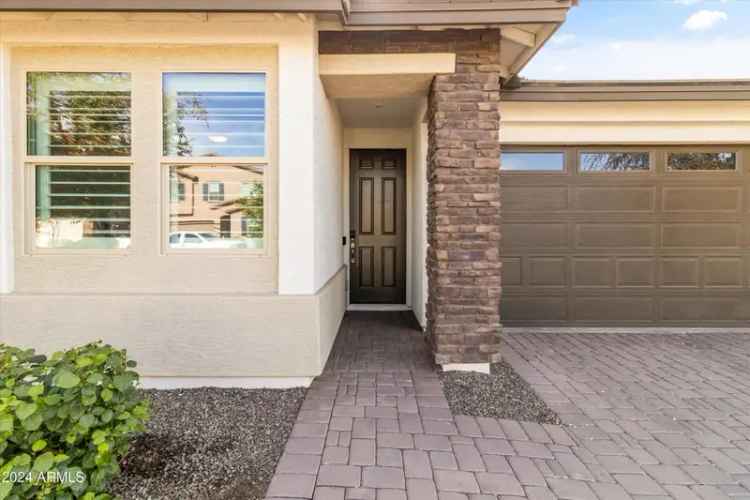 Luxury buy house in Harvest at Queen Creek with pool and amenities