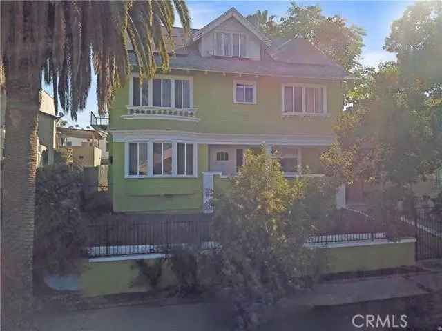 House For Sale in 216, South Lake Street, Los Angeles, California