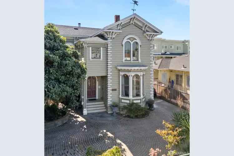 House For Sale in 1227, International Boulevard, Oakland, California