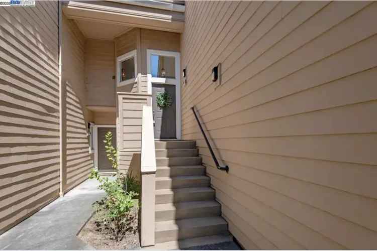 Rent a townhouse condo in Ardenwood with 2 bedrooms and a private patio