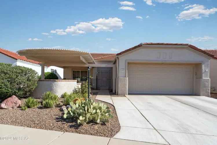 Gorgeous buy house in Sun City with Catalina views and chef's kitchen