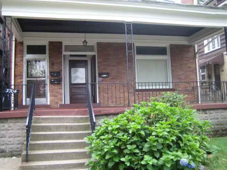 Rent 3 Bedroom Apartment Near CMU and UPMC with Great Building Features