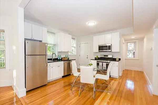 Rent Renovated Apartment Unit in Somerville with 4 Bedrooms and Modern Features