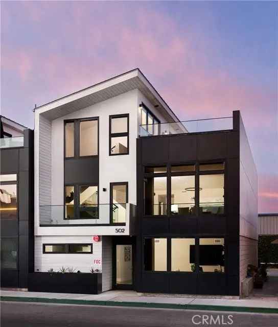 House For Sale in 502, West Balboa Boulevard, Newport Beach, California