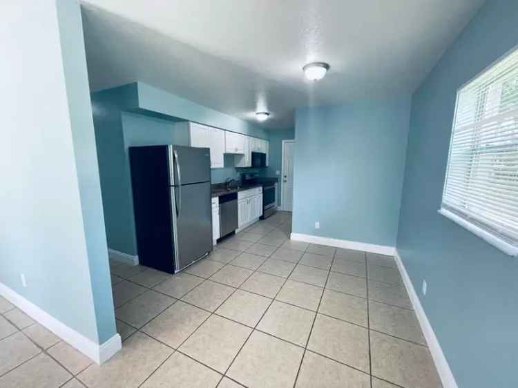 2 Bedroom Apartment Unit for Rent Near Lake Hollingsworth