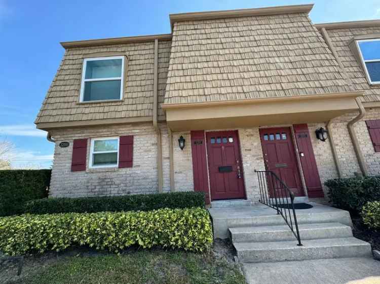 Rent Spacious 2 Bedroom Condo in Winter Park with Great Amenities