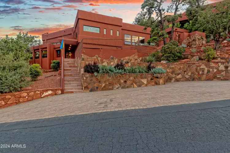 Luxury buy estate with two homes and stunning views in Sedona