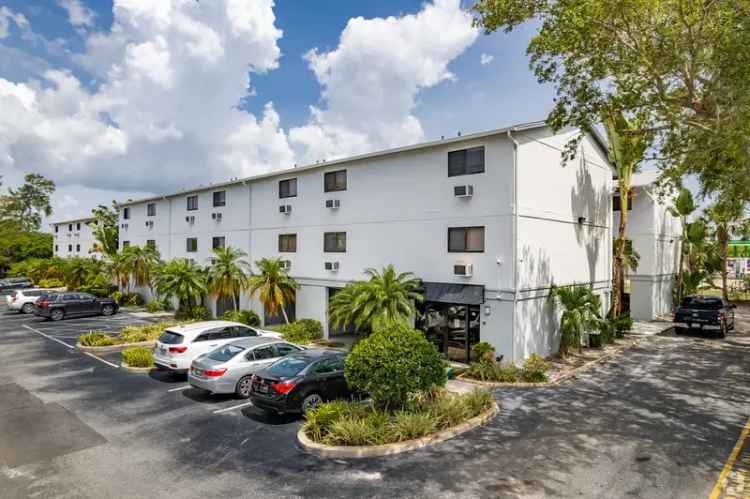 Rent Apartments in Seminole Vista Beautiful Newly Renovated Units