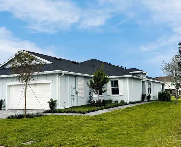 Rent Townhouse in Palm Beach County with Resort-Style Amenities