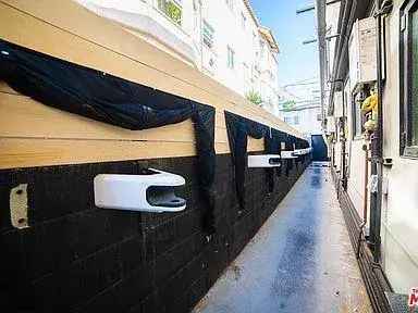 Rent Micro Luxury Studios on Venice Beach with Rooftop Deck