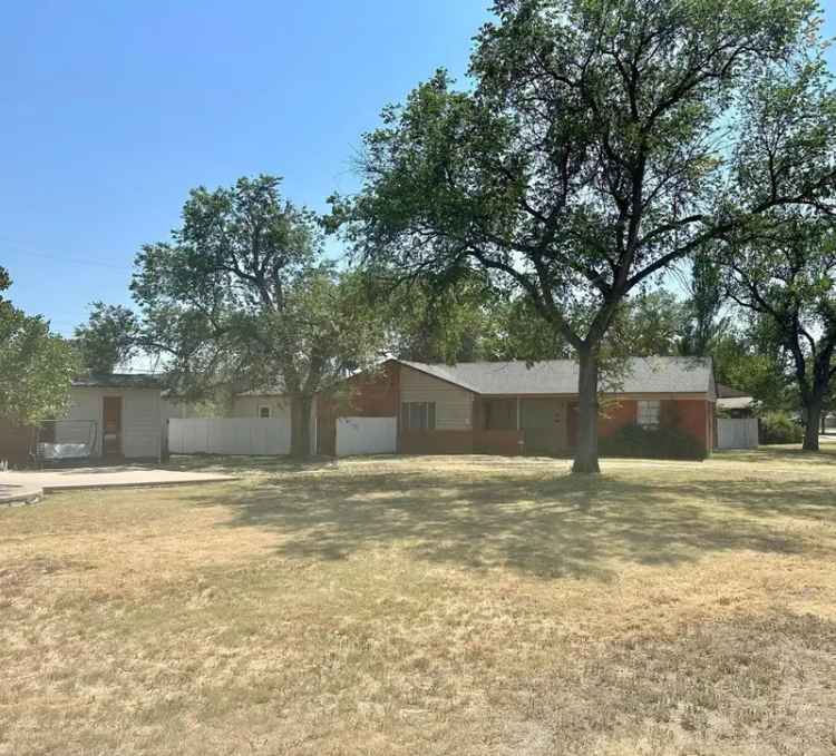 Investment opportunity buy duplexes in central Amarillo with rental history