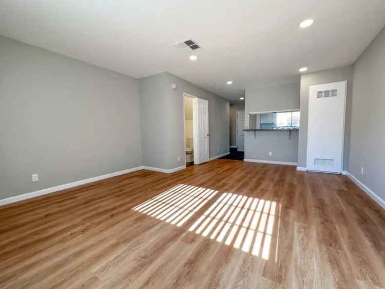 Rent Fully Renovated 2 Bed 2 Bath Apartment in Prime Glendale