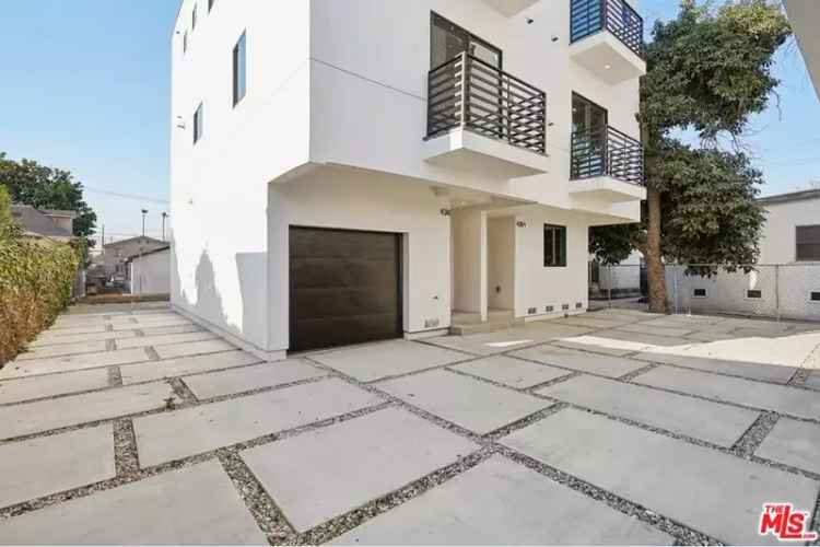 House For Sale in 438, East 28th Street, Los Angeles, California