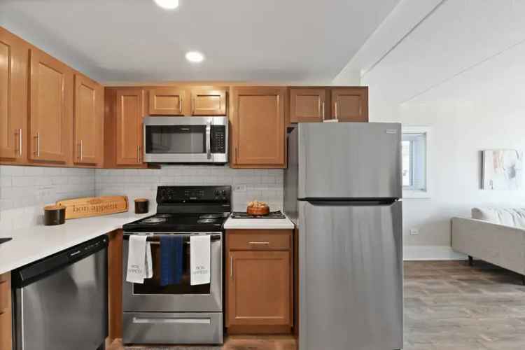 Rent Contemporary Apartments in St. Charles with Modern Amenities