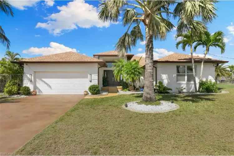 Buy Spacious House with Canal View in Florida Featuring 5 Bedrooms