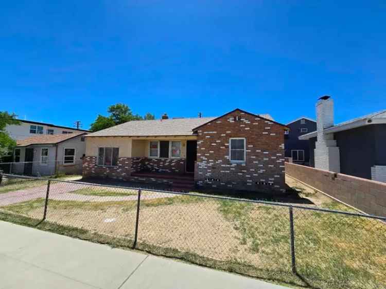 House For Sale in 15653, K Street, Mojave, California