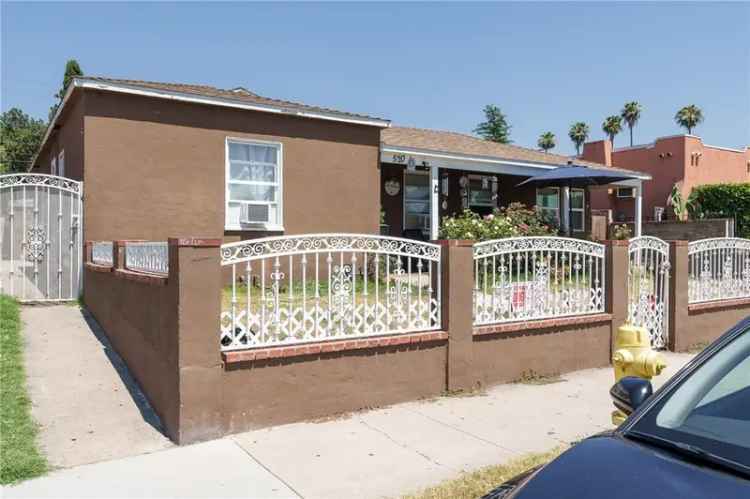 House For Sale in 520, North Olive Street, Anaheim, California