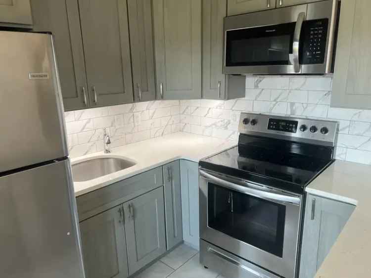 Rent Beautiful New Apartment in Wethersfield with Balcony