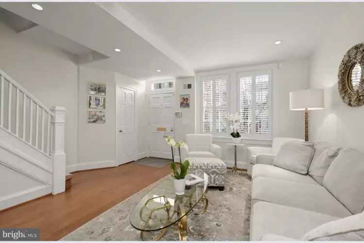 Turnkey and Chic 2BR 1.5BA Rowhouse in Impeccable Condition